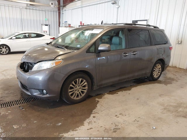 Toyota 2gr-fks 2015 5TDYK3DC1FS586331 Image 2