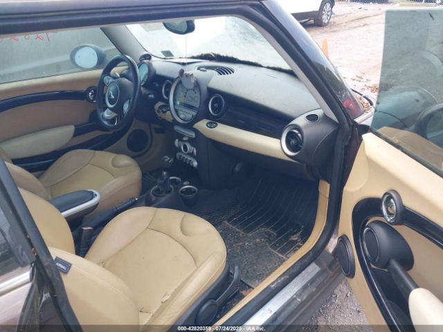 2010 MINI COOPER S CLUBMAN WMWMM3C5XATP94324 Photo 4