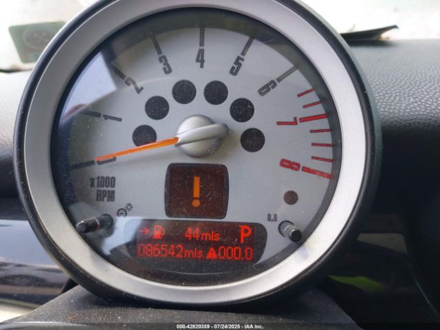 2010 MINI COOPER S CLUBMAN WMWMM3C5XATP94324 Photo 6