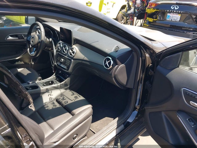 WDCTG4EB6KU001363 Mercedes-Benz m270