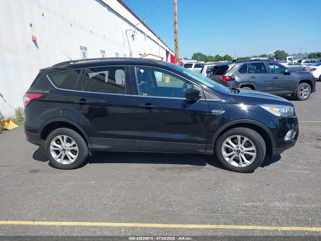 1FMCU9G93HUD42990 Ford 2017