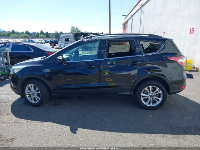 1FMCU9G93HUD42990 Ford 2017