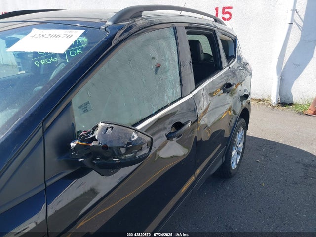 1FMCU9G93HUD42990 Ford 2017