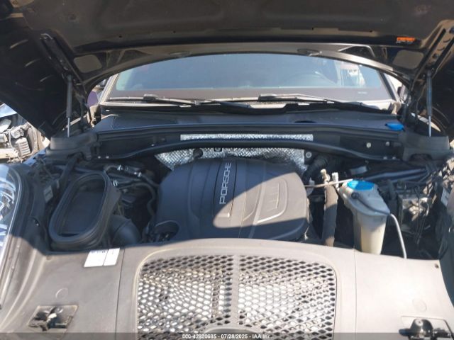 2018 PORSCHE MACAN WP1AA2A54JLB10166 Photo 9