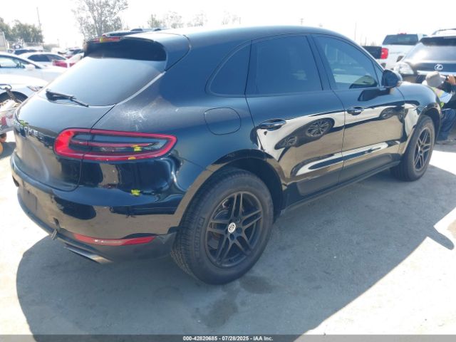 2018 PORSCHE MACAN WP1AA2A54JLB10166 Photo 3