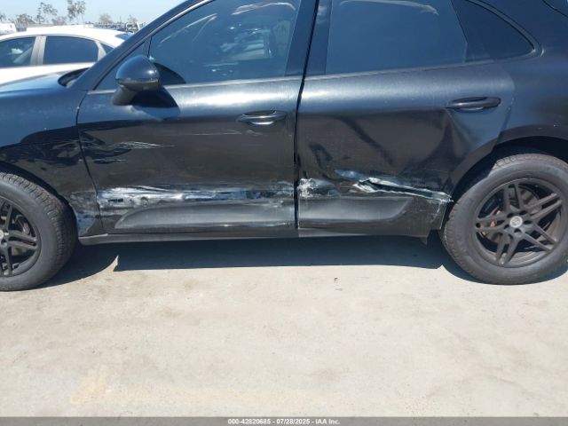 2018 PORSCHE MACAN WP1AA2A54JLB10166 Photo 5
