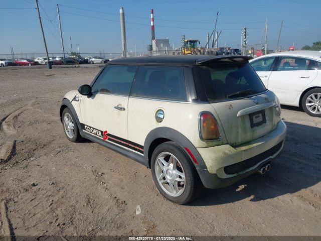 2007 MINI COOPER S WMWMF73567TL88079 Photo 2