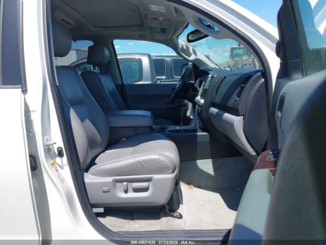 2011 TOYOTA SEQUOIA 5TDYY5G14BS035017 Photo 4