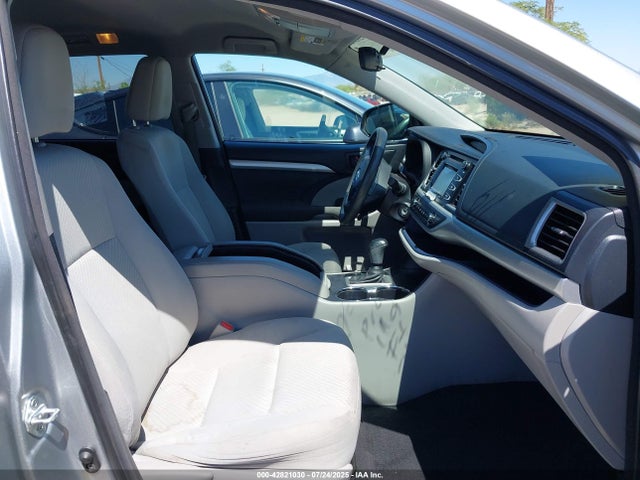 Toyota 1ar-fe 2017 5TDZARFH8HS026652 Image 5