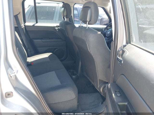 1C4NJPBA2FD138285 Jeep 2015