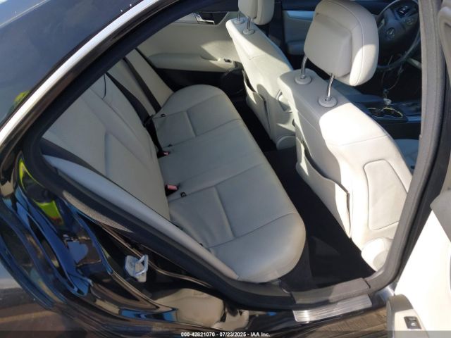 2010 MERCEDES-BENZ C 300 WDDGF5EB0AR105077 Photo 7