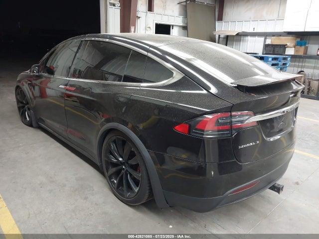2017 TESLA MODEL X 5YJXCDE25HF044712 Photo 2