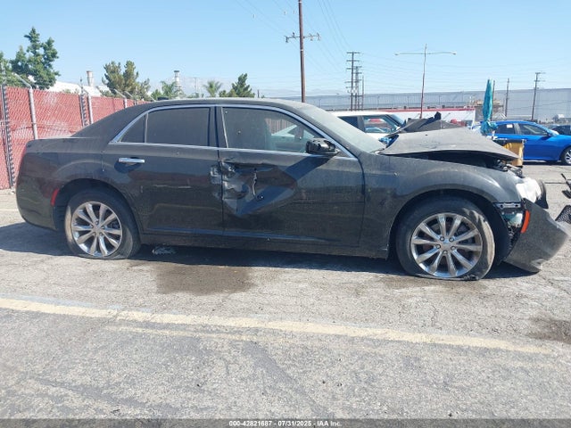 2C3CCAKGXKH698527 Chrysler 300