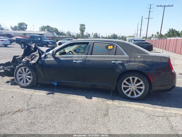 2C3CCAKGXKH698527 Chrysler 300