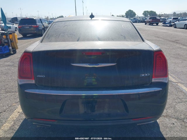 2C3CCAKGXKH698527 Chrysler 300