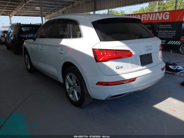 2019 AUDI Q5 WA1BNAFY1K2042109 Photo 2