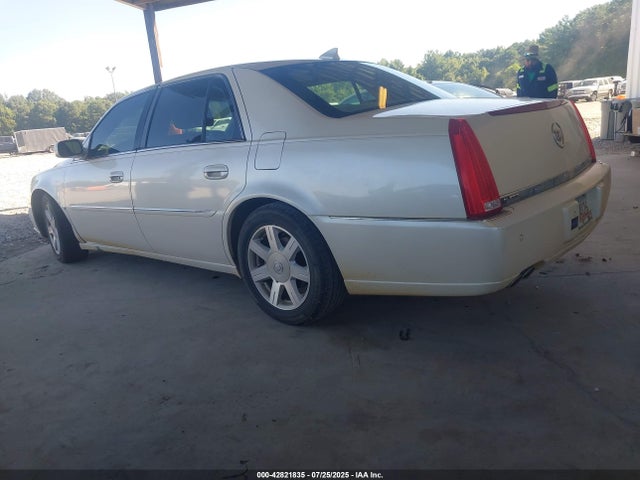 2011 CADILLAC DTS 1G6KH5E61BU117340 Photo 2
