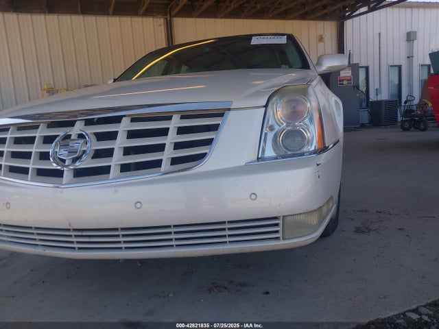 2011 CADILLAC DTS 1G6KH5E61BU117340 Photo 5
