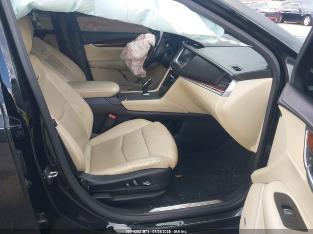 2018 CADILLAC XT5 1GYKNERS5JZ130472 Photo 4