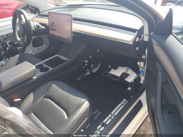 2022 TESLA MODEL 3 5YJ3E1EB2NF105758 Photo 4