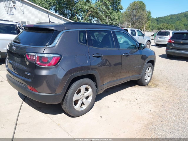 2020 Jeep Compass Latitude 4x4 მანქანა იყიდება აუქციონზე, vin: 3C4NJDBB0LT163828, აუქციონის ნომერი: 42822252