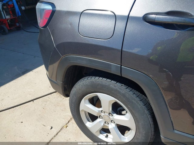 2020 Jeep Compass Latitude 4x4 მანქანა იყიდება აუქციონზე, vin: 3C4NJDBB0LT163828, აუქციონის ნომერი: 42822252
