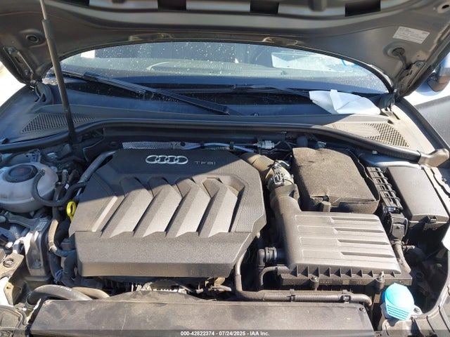 2018 AUDI A3 WAUAUGFF5J1044811 Photo 9