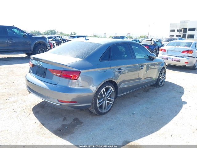 2018 AUDI A3 WAUAUGFF5J1044811 Photo 3