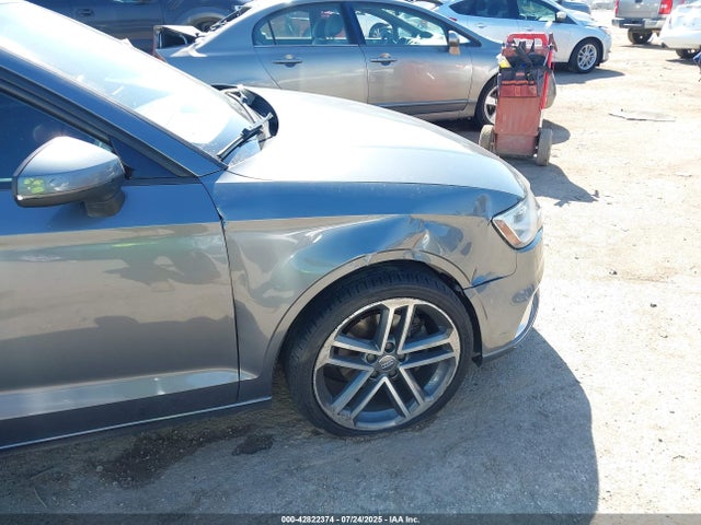 2018 AUDI A3 WAUAUGFF5J1044811 Photo 5