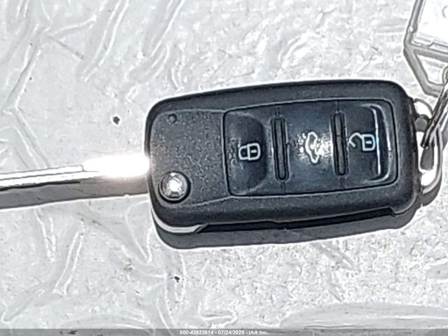 1VWBT7A37GC013125 Volkswagen Passat
