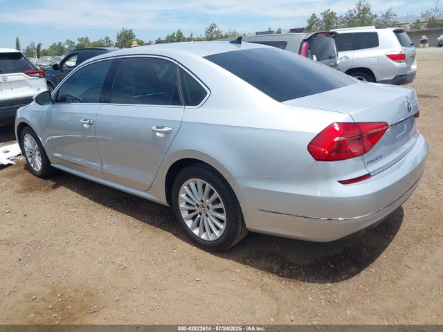 1VWBT7A37GC013125 Volkswagen Passat