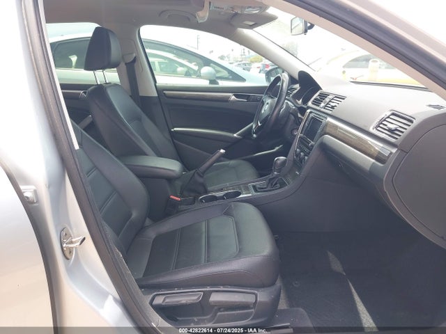 1VWBT7A37GC013125 Volkswagen Passat