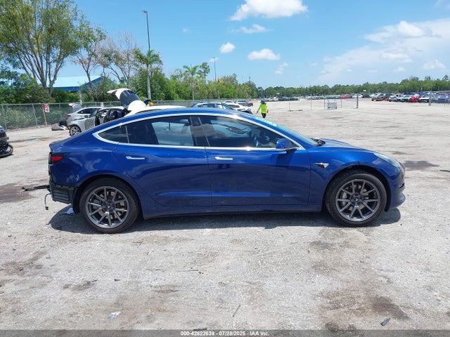 Tesla 2019 2019 5YJ3E1EA9KF321822 Image 14