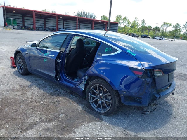 2019 TESLA MODEL 3 5YJ3E1EA9KF321822 Photo 2
