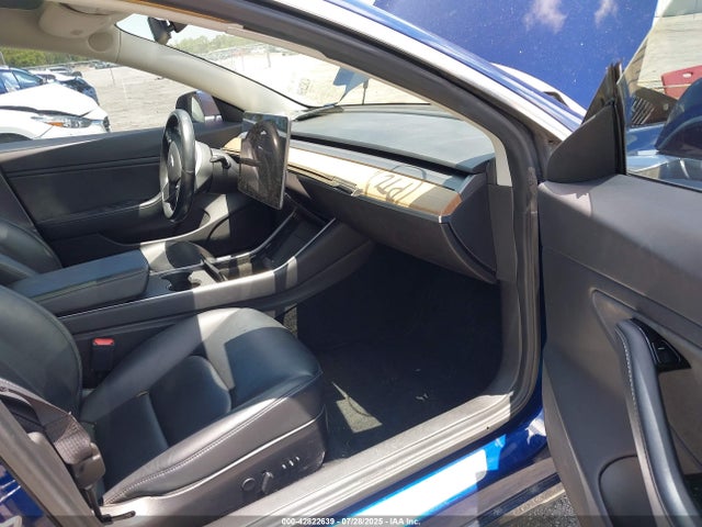 2019 TESLA MODEL 3 5YJ3E1EA9KF321822 Photo 4