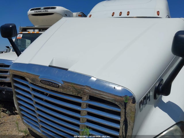 3AKJGLDR3GSGZ4573 Freightliner Cascadia 125