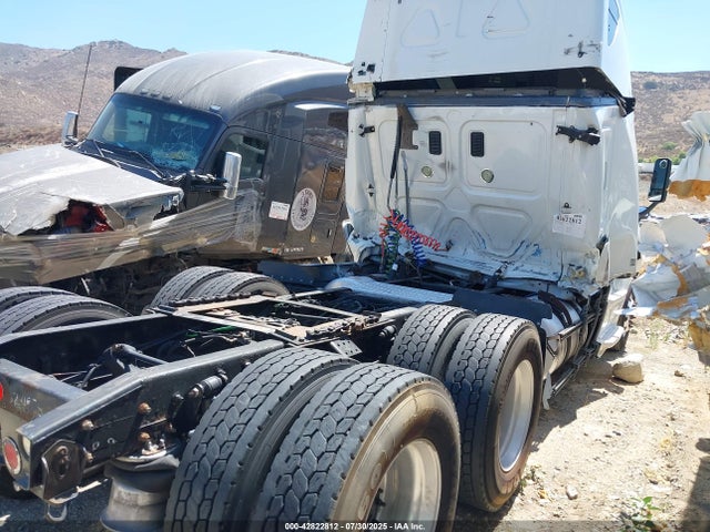 3AKJGLDR3GSGZ4573 Freightliner Cascadia 125