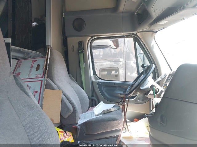 3AKJGLDR3GSGZ4573 Freightliner Cascadia 125