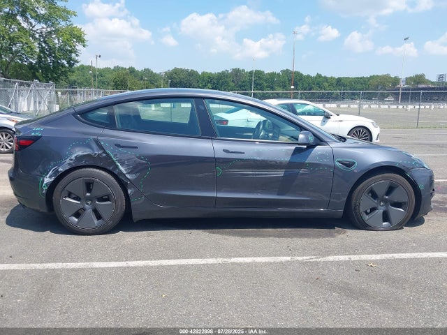 5YJ3E1EB2MF988355 Tesla MODEL 3