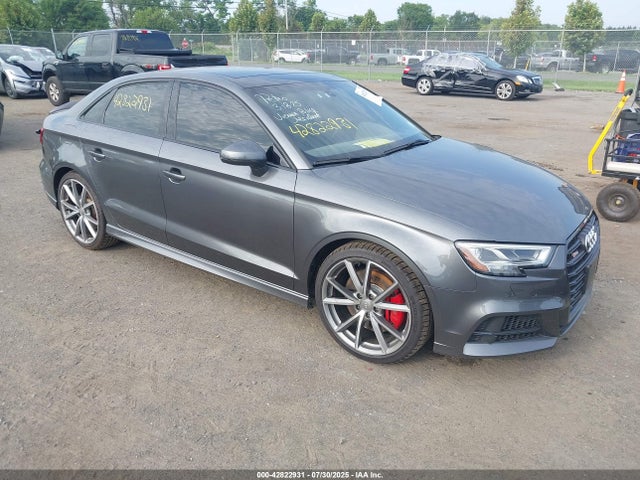2018 AUDI S3 WAUB1GFF5J1074596 Photo 0