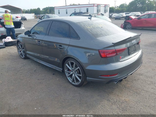 2018 AUDI S3 WAUB1GFF5J1074596 Photo 2