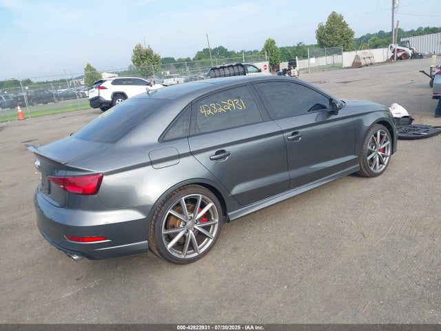 2018 AUDI S3 WAUB1GFF5J1074596 Photo 3