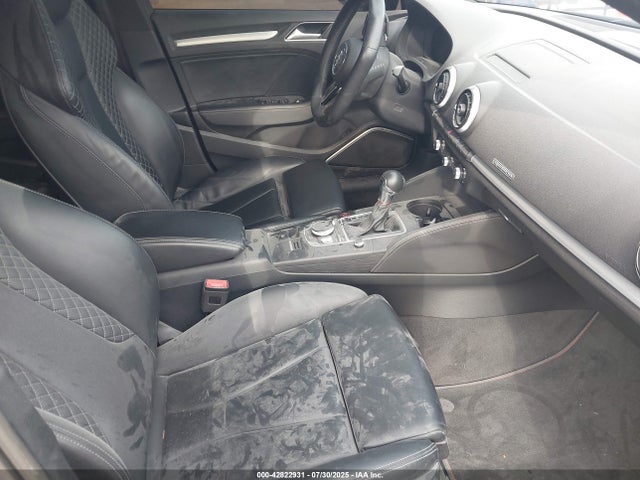 2018 AUDI S3 WAUB1GFF5J1074596 Photo 4