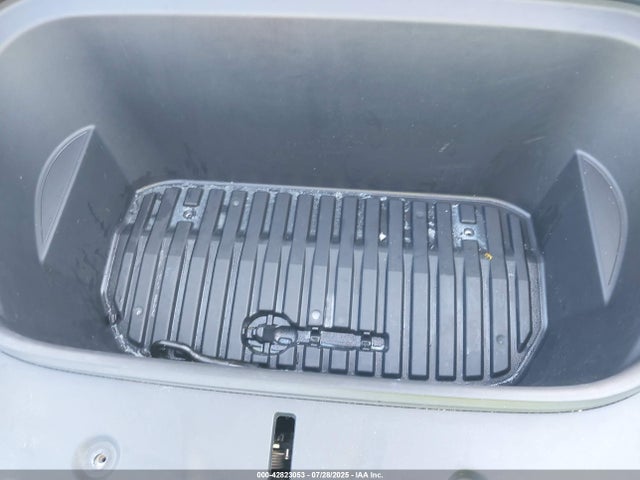 2024 TESLA MODEL Y 7SAYGDEE7RF208243 Photo 9