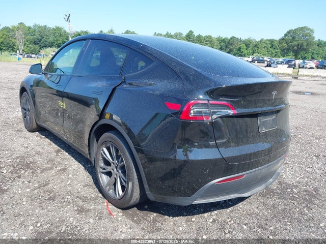 2024 TESLA MODEL Y 7SAYGDEE7RF208243 Photo 2