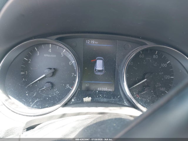 5N1AT2MV8JC825731 Nissan Rogue