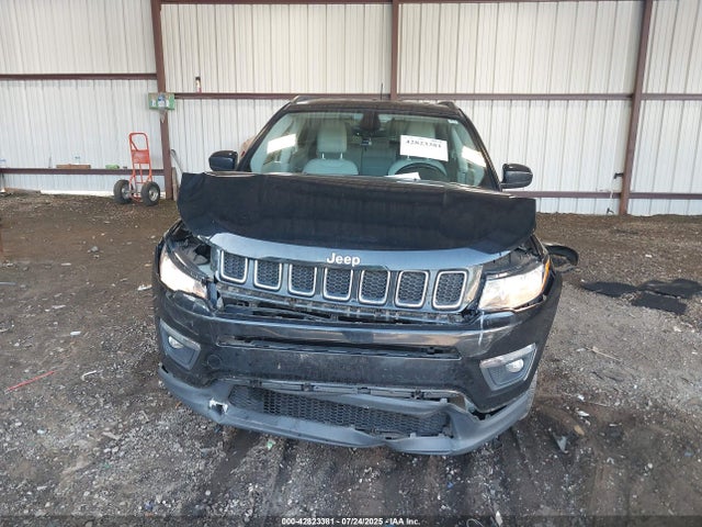 Jeep 2017 2017 3C4NJCBBXHT669314 Image 13