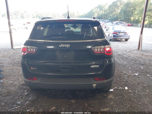 Jeep 2017 2017 3C4NJCBBXHT669314 Image 17