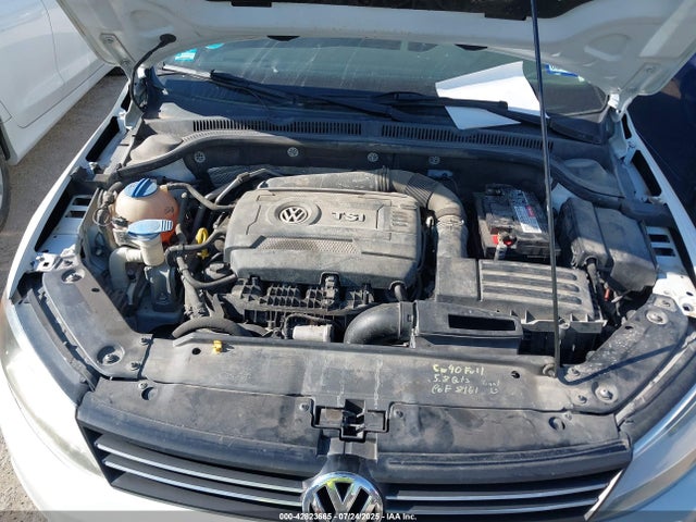 3VWD07AJ1EM281910 Volkswagen 2014