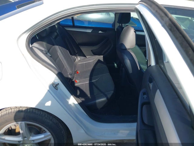 3VWD07AJ1EM281910 Volkswagen 2014